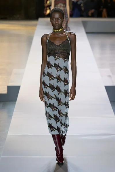 Look 44